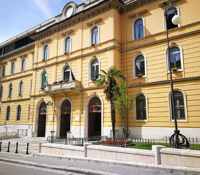 Ridimensionamento scolastico approvato in Consiglio regionale, persa la dirigenza del “Pilla” di Campobasso e dell’ “Alighieri” di Ripalimosani