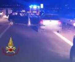 Pietracatella, cede la pavimentazione stradale su una vecchia condotta fognaria. A Termoli due feriti in un incidente