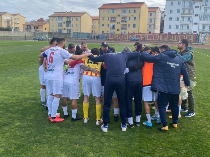 Calcio, Serie D, il Termoli si rilancia in ottica salvezza diretta. Crisi profonda del Vastogirardi. Chieti: si dimette il tecnico Iezzo