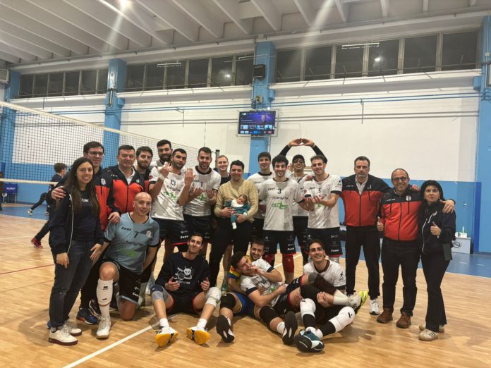 Volley, Serie B, EnergyTime Spike Devils, si materializza una nuova perla. Il quindicesimo successo passa per il tie-break con Pomigliano