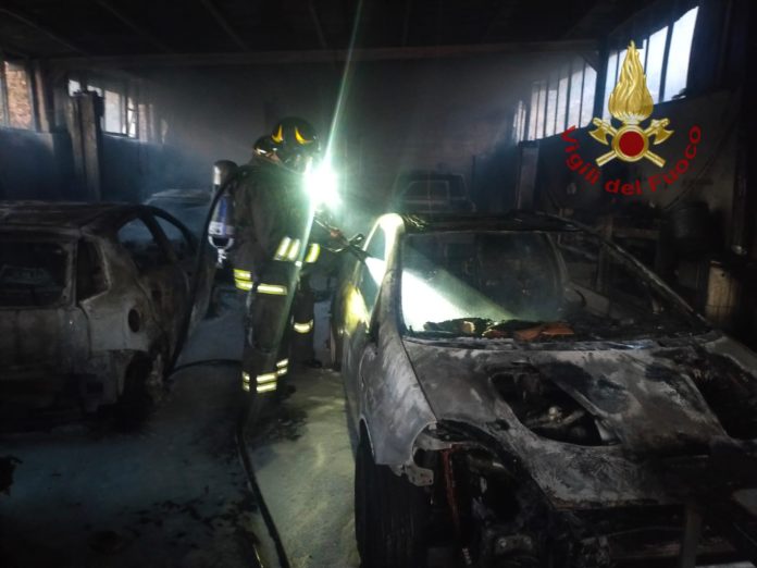 Officina distrutta da un incendio, avviata una raccolta fondi per aiutare il titolare