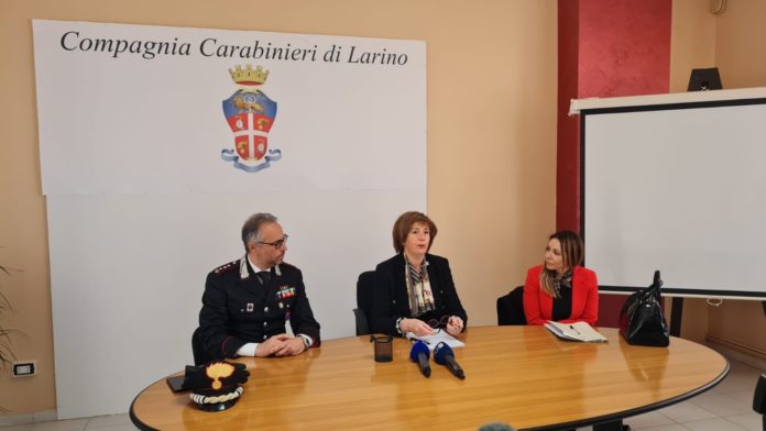 Omicidio bracciante, conferenza di Procura e carabinieri: “Gravi indizi sul sospettato”