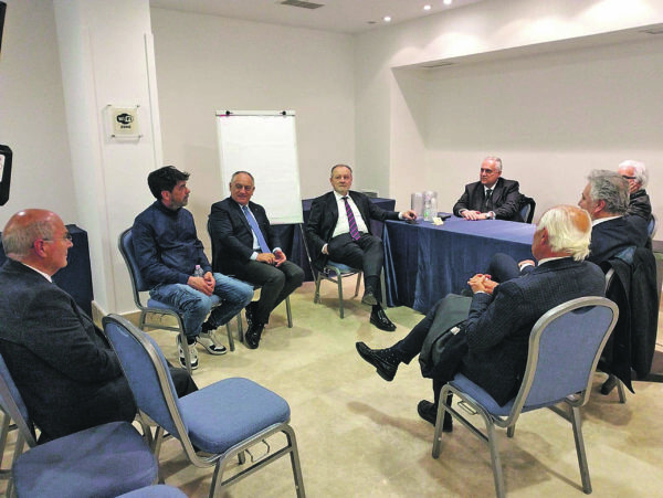 Amministrative, il centrodestra torna a riunirsi il prossimo 5 aprile. Da più parti si chiede un’accelerazione