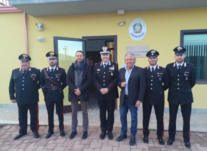 Il comandante della legione carabinieri Abruzzo e Molise, Antonino Neosi, in visita alla caserma di Trivento
