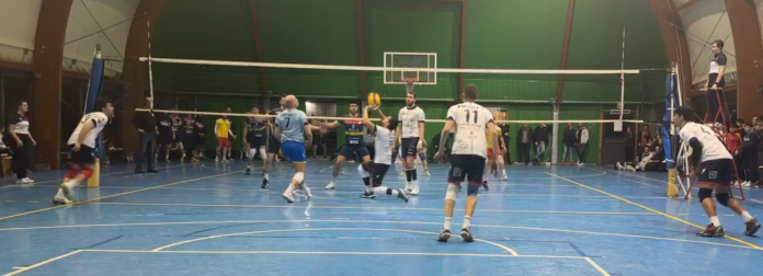 Volley, Serie B, EnergyTime Spike Devils, primo stop in campionato. I rossoblù devono cedere il passo al tie-break al Roma 7
