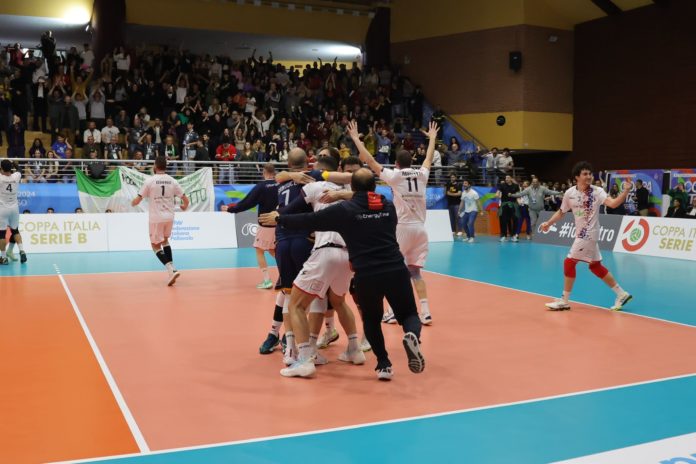 Volley, Final Four Coppa Italia, gli EnergyTime Spike Devils a segno. I campobassani conquistano il trofeo in un PalaUnimol sold-out