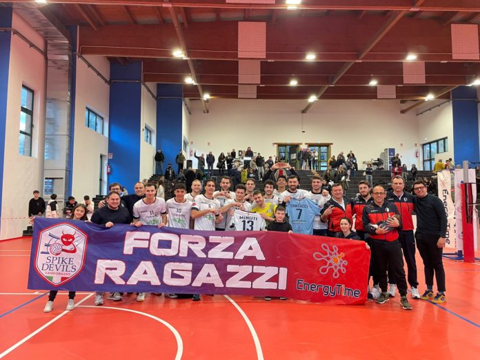 Volley, Serie B, EnergyTime Spike Devils, successo in scioltezza sul Paliano. I rossoblù regolano la pratica ciociara in poco più di 75 minuti