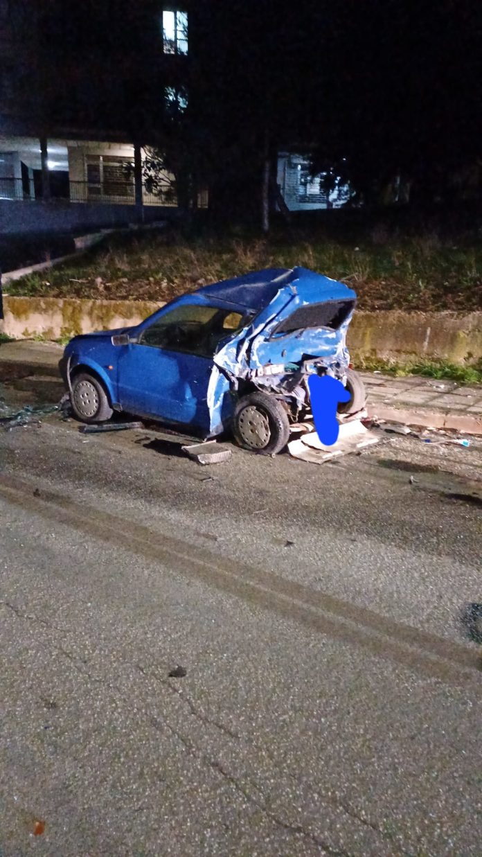 Tragedia sfiorata nella notte a Campobaso: piomba con l’auto su tre vetture in sosta e fugge