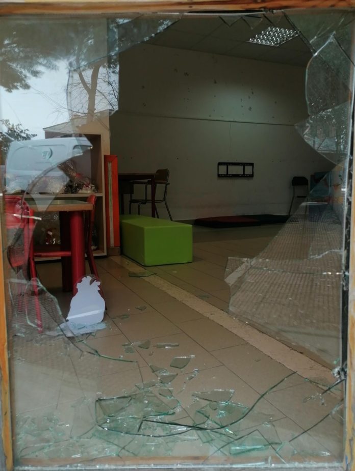Termoli, ignoti fanno irruzione nella scuola di via Volturno e rubano una Lim