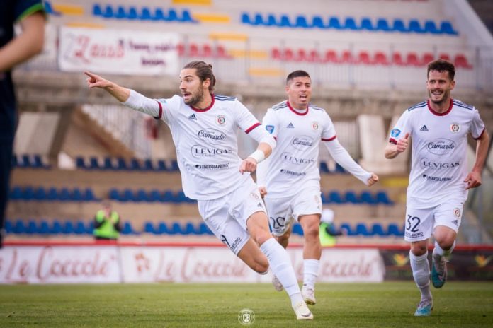 Calcio, Serie D, numeri impressionanti per Pergolizzi, lupi impegnati a Fano. In altissimo Molise il derby tra Vastogirardi e Termoli