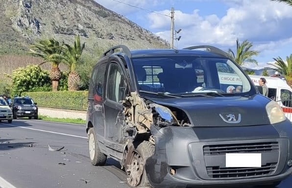 Venafro, scontro tra due auto: un ferito