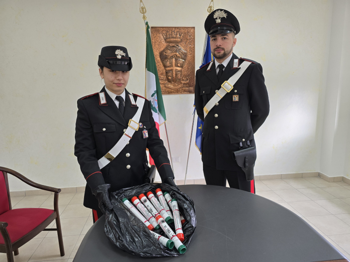 Sequestrati fumogeni e torce luminose allo stadio di Agnone