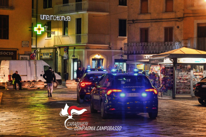 Operazione dei carabinieri nel centro di Campobasso, controllate 76 persone: irregolarità in cantieri