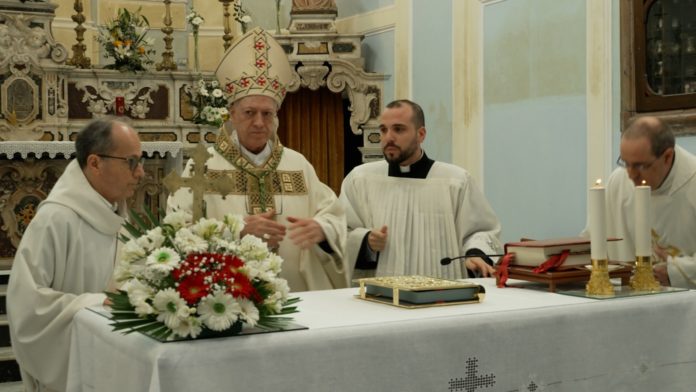 Colaianni, prima messa di Pasqua a Campobasso. Per la Cattedrale la fine lavori slitta a luglio