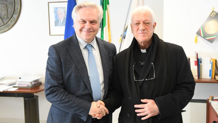 Monsignor Colaianni in visita all’Università, apprezzamento per l’ateneo