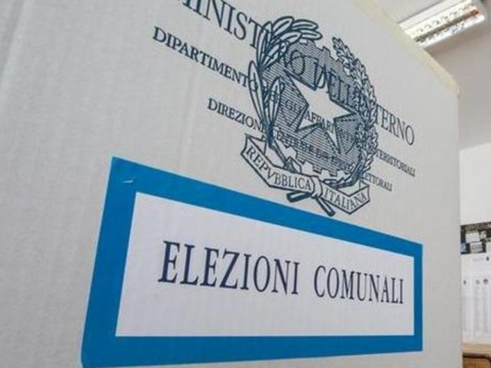 Elezioni, ultime ore per le liste. Sindaci uscenti si ricandidano