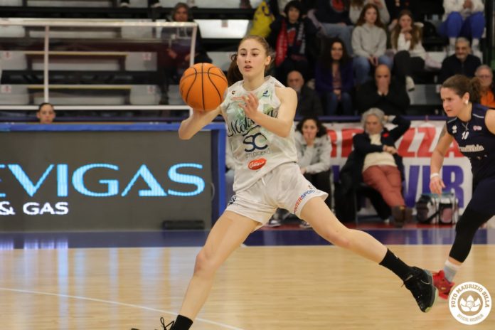 Basket, Serie B, la Molisana Magnolia, domani gara due contro Ariano Irpino. All’Arena un solo risultato (la vittoria) per i #fiorellinidacciaio per portare la serie alla gara tre di domenica.