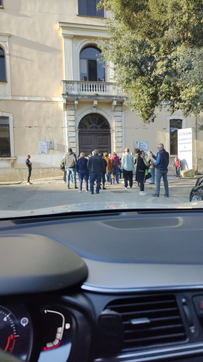 Esenzione ticket e medici curanti, agli sportelli posti esauriti in pochi minuti