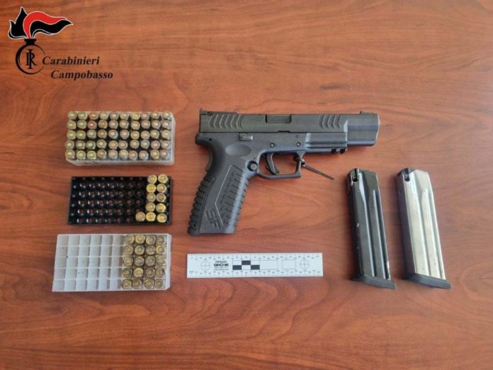 Detenzione illegale di una pistola e 81 cartucce, arrestato giovane di Guglionesi