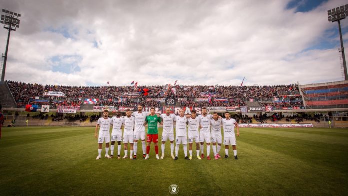 Calcio, Serie D, due punti di vantaggio per il Campobasso, domenica in programma la trasferta di Chieti. Vittorie preziose per Termoli e Vastogirardi