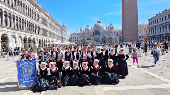 Venezia, successo per il gruppo Folk “Le due Torri” di Miranda