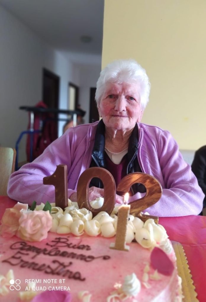A Macchia d’Isernia si festeggiano i 102 anni della signora Ernestina