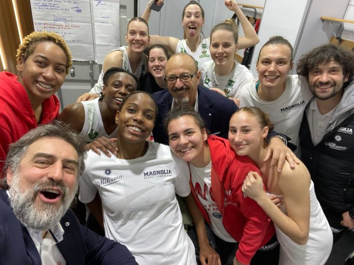 Basket, la Molisana Magnolia, via ai play off: per le rossoblù sfida all’Arena con Geas. Gara da ex per Martina Kacerik. Le indicazioni di coach Mimmo Sabatelli: «I dettagli fondamentali nella serie»