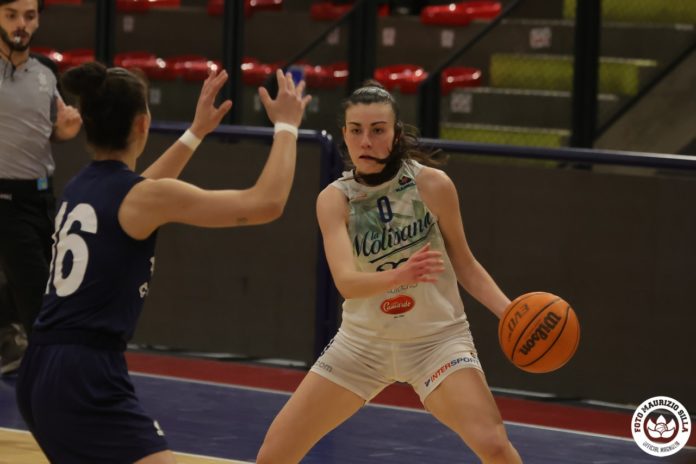 Basket, Serie B, la Molisana Magnolia, parte la serie di semifinale contro Ariano. Mercoledì gara 2 all’Arena. Eventuale bella il 21 in Campania. Coach Diotallevi: «Limitare il loro contropiede»