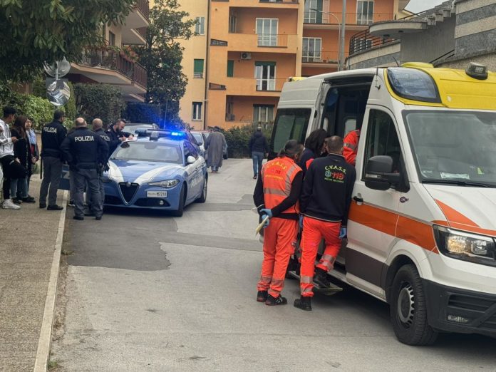 Lite con accoltellamento tra giovani stranieri per un cellulare rubato, mattinata di tensione nel centro di accoglienza