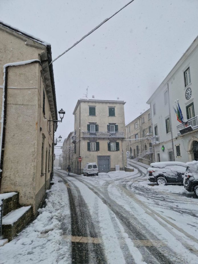 Flop delle previsioni meteo: la neve (per ora) solo in montagna