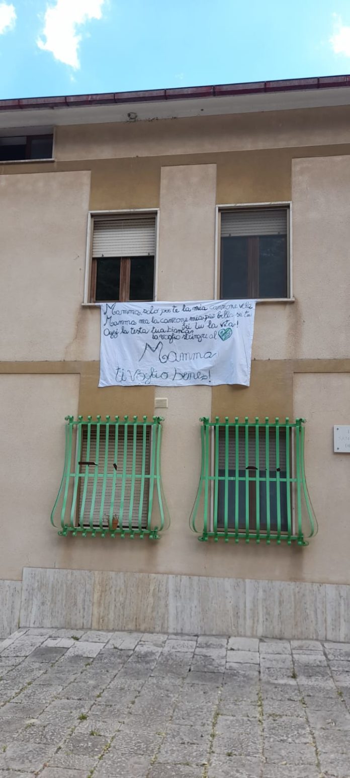 Trivento, la residenza per anziani “Sant’Antonio di Padova” celebra la festa della Mamma