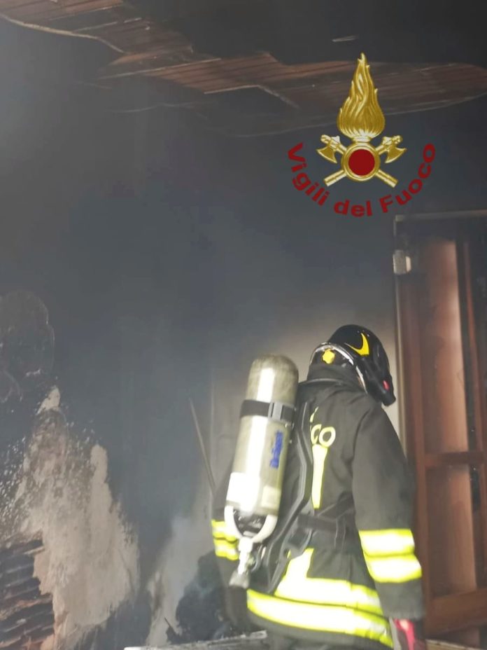Incendio in un edificio di Guglionesi, condomini evacuati
