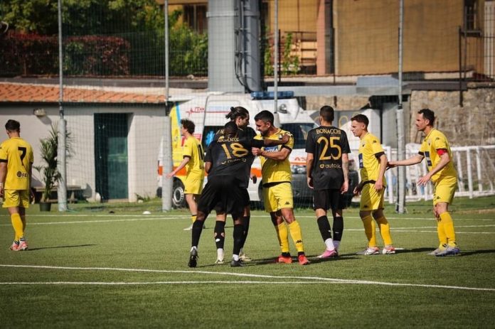 Calcio, il Campobasso si muove per il futuro. Domenica seconda gara della Poule Scudetto. Isernia: confermato mister Farrocco