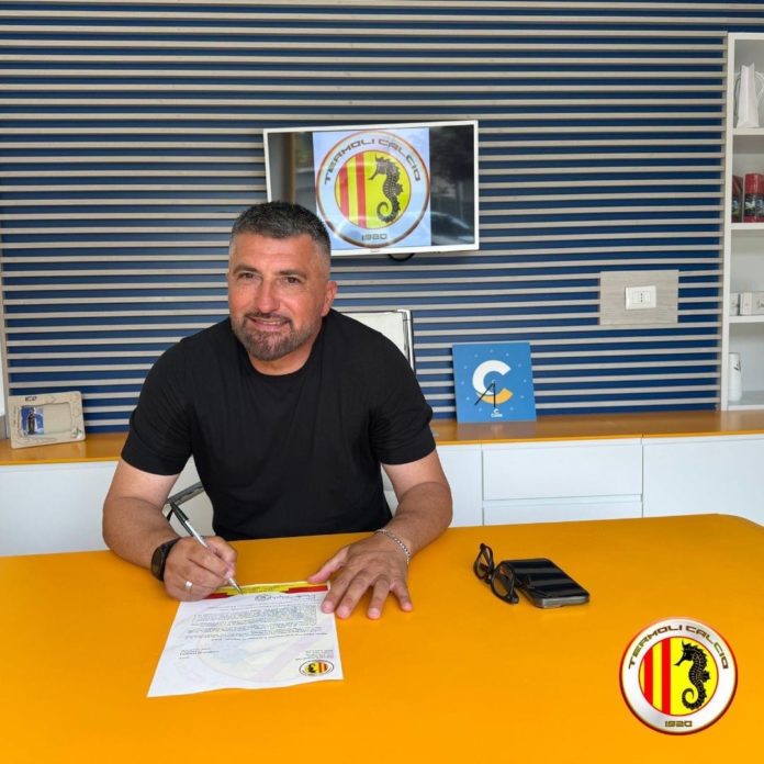Calcio, domenica si gioca Campobasso – Carpi. La società rossoblù al lavoro per il futuro. Termoli: conferma per mister Carnevale