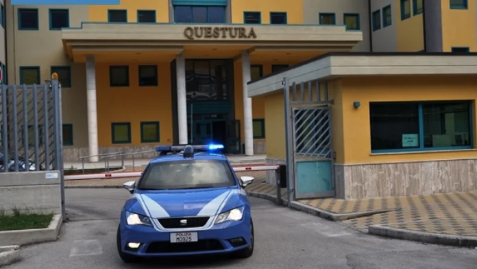 Truffa agli anziani: acciuffati nella notte due malviventi dalla polizia stradale
