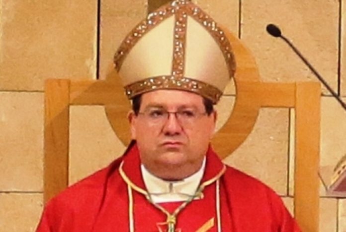 Monsignor Claudio Palumbo eletto vescovo di Termoli-Larino, per ora continua ad essere vescovo di Trivento. Il vicario generale della diocesi trignina: auspichiamo garanzia di sopravvivenza e costruttivo impegno