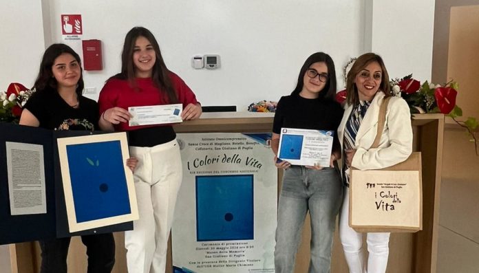 Sesto Campano, gli studenti della III A della ‘D’Annunzio’ conquistano il secondo posto al concorso nazionale ‘I Colori della vita’ SESTO CAMPANO D'ANNUNZIO