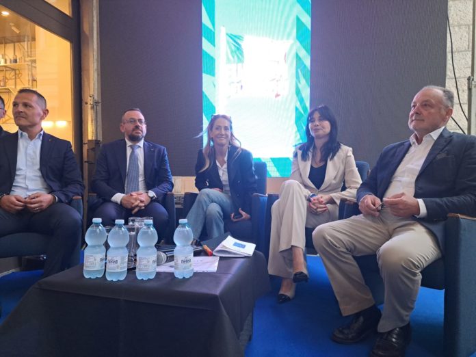 Europee, Arianna Meloni a Isernia: “L’Italia con noi avrà più peso a Bruxelles” Arianna Meloni