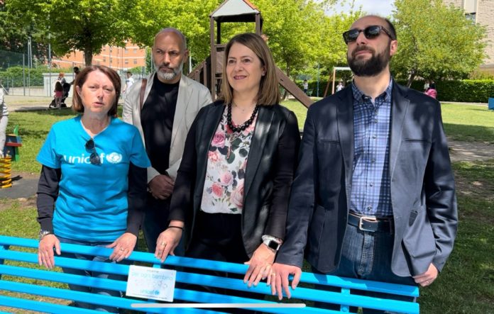 Inaugurata a Campobasso la prima panchina dei diritti dell’infanzia