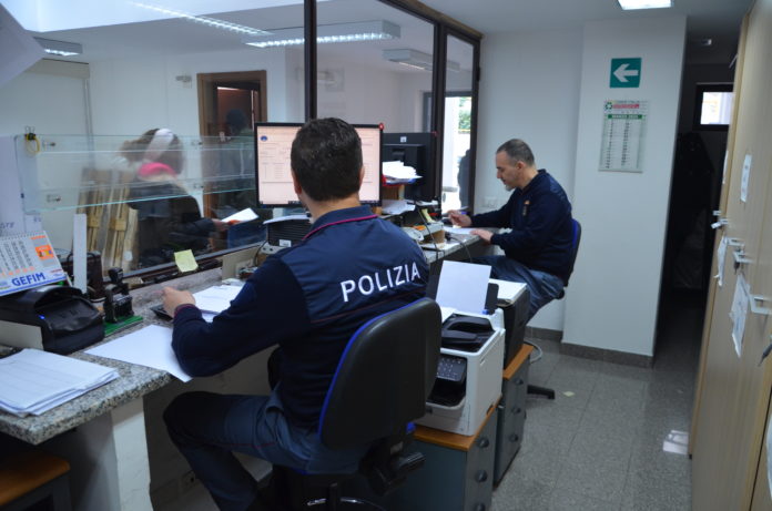 Immigrazione, l’attività della Questura: oltre 300 permessi di soggiorno e 3 espulsioni