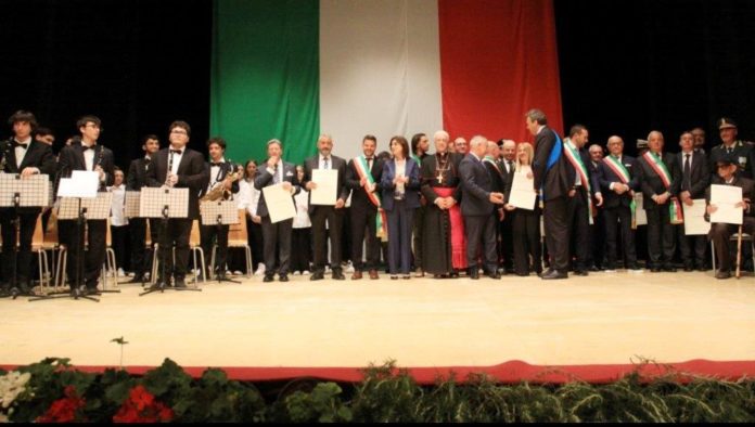 Festa della Repubblica, la celebrazione a Campobasso: consegnate 18 onorificenze