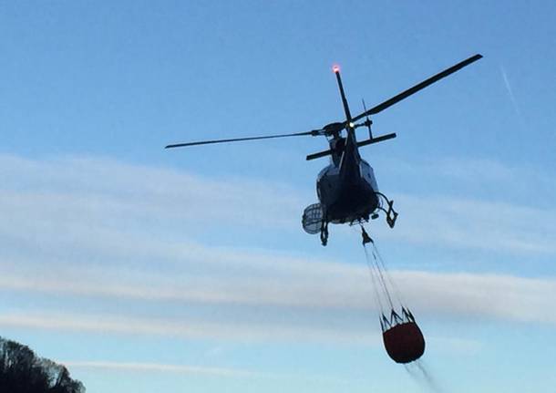 Vasto incendio sulla Trignina in territorio di Roccavivara, Vigili del Fuoco in azione anche con elicottero