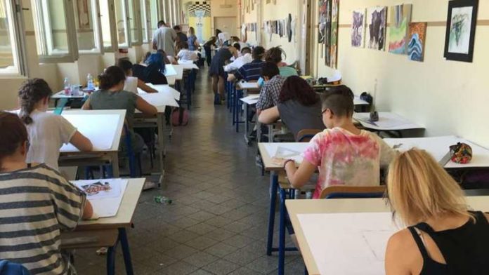Maturità al sicuro: la Campagna della Polizia e di Skuola.net per contrastare le fake news sull’esame di Stato e informare gli studenti