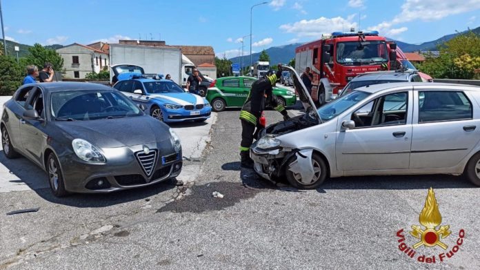 Maxi tamponamento all’altezza di Triverno: un anziano ferito