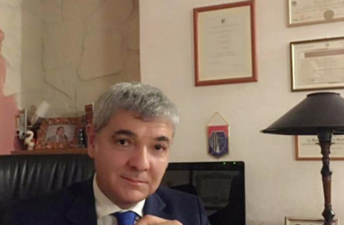 Il segretario regionale di Azione Luigi Valente: “Continuiamo a sostenere convintamente il candidato sindaco Aldo De Benedittis al ballottaggio a Campobasso”
