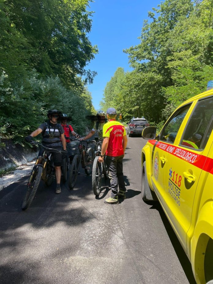 Caldo torrido, a Castel San Vincenzo soccorso un ciclista