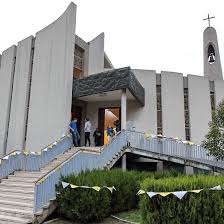 Scippata una collana davanti alla chiesa