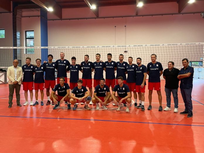 Volley, EnergyTime Spike Devils, sorrisi ed entusiasmo alla prima. La famiglia rossoblù ha iniziato il proprio percorso verso l’A3