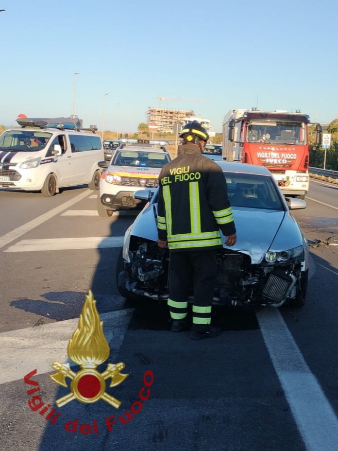 Vigili del Fuoco impegnati su incidente a Petacciato, ferite due bambine. Squadre partite per incendi in provincia di Lecce