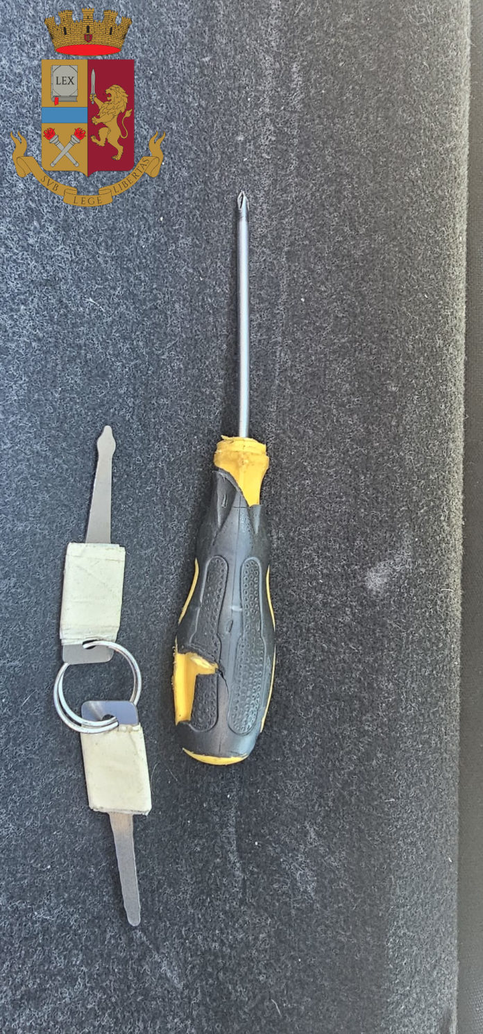 Polizia di Termoli denuncia giovane con chiavi alterate per furti